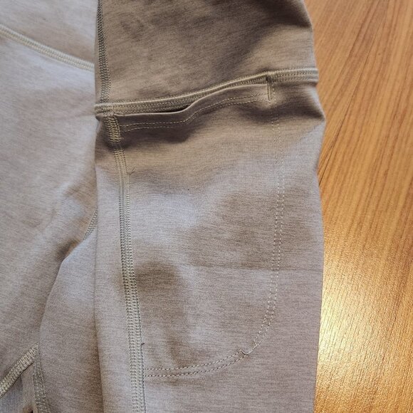 Women’s Nike Running size M Gray Dri-Fit Cropped Capri Leggings Zip Back Pocket - Picture 6 of 11